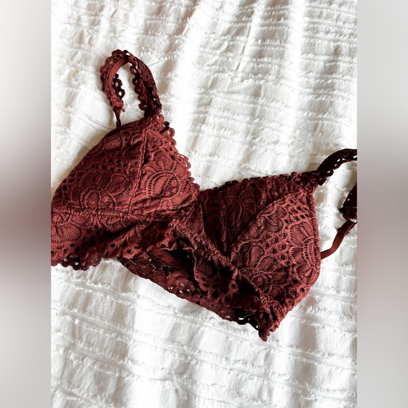 Women’s burgundy bralette, lace, removable pads, stable straps - Picture 1 of 1